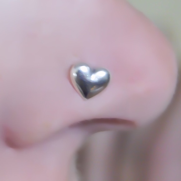 925 Sterling Silver Heart Nose Ring Stud or Screw - Picture 6 of 9